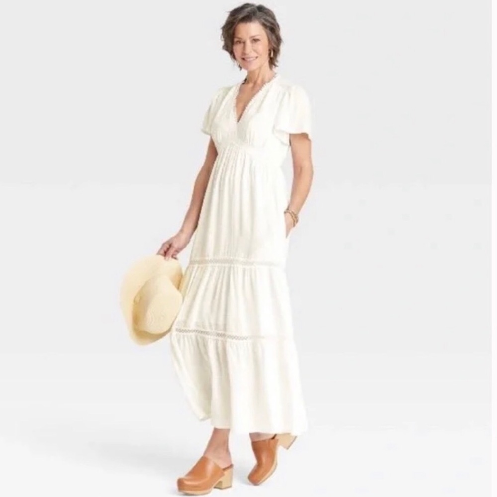 Beautiful White Knox Rose Dress